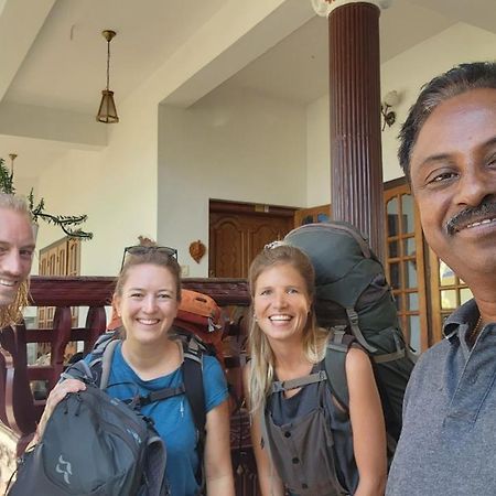 Pkn Homestay Kumily Thekkady Buitenkant foto